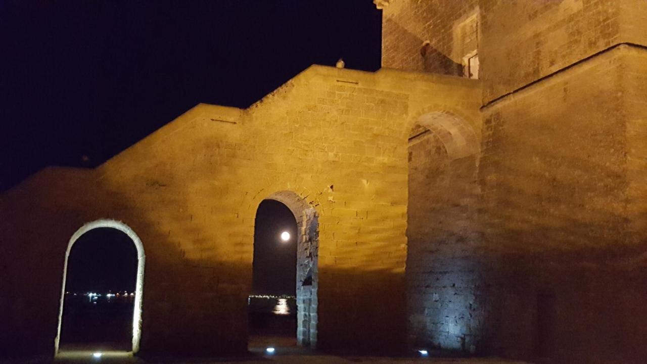 B&B Le Thuje Torre Lapillo Esterno foto