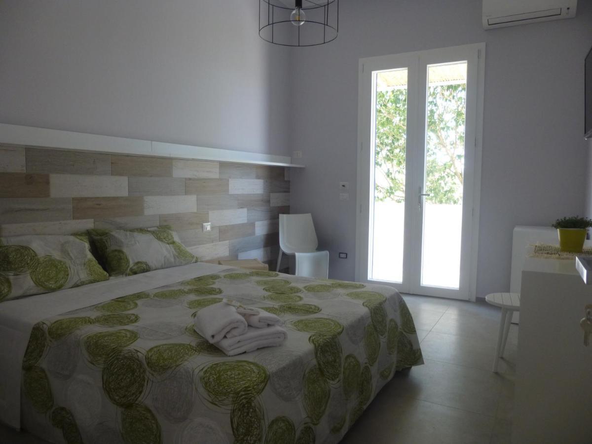 B&B Le Thuje Torre Lapillo Esterno foto