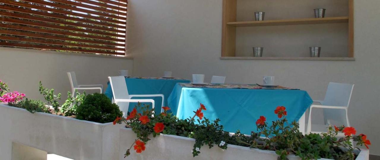 B&B Le Thuje Torre Lapillo Esterno foto