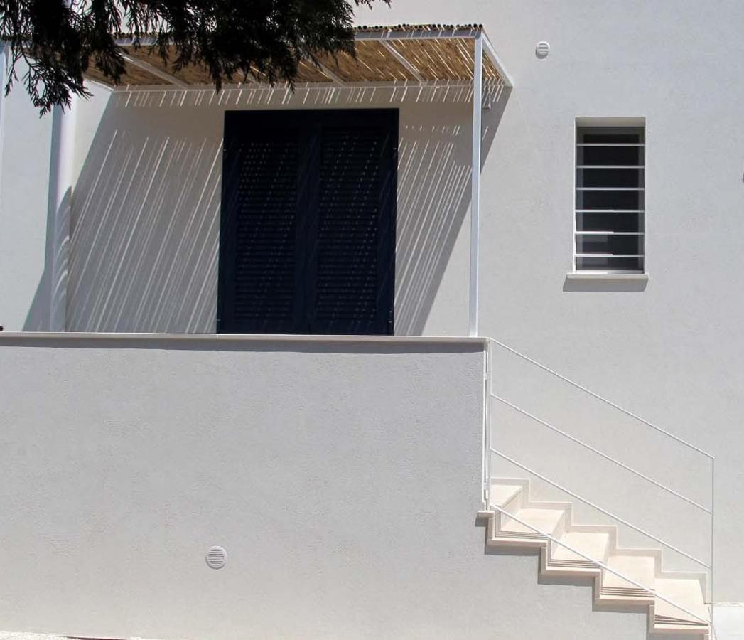B&B Le Thuje Torre Lapillo Esterno foto